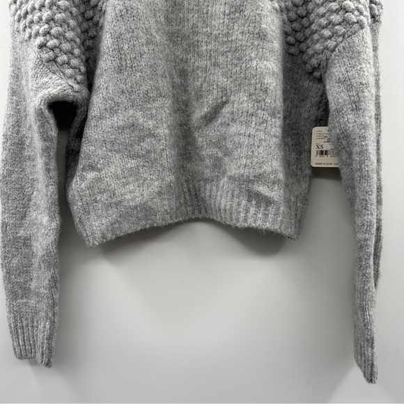 Free People Bradley Textured Popcorn Knit Turtleneck Sweater in Light Grey Sz XS - Picture 5 of 10